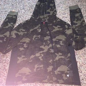Guess Camo mesh pullover
